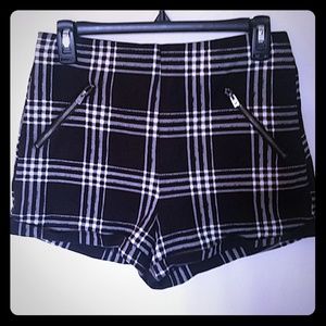 Hollister Plaid Print shorts